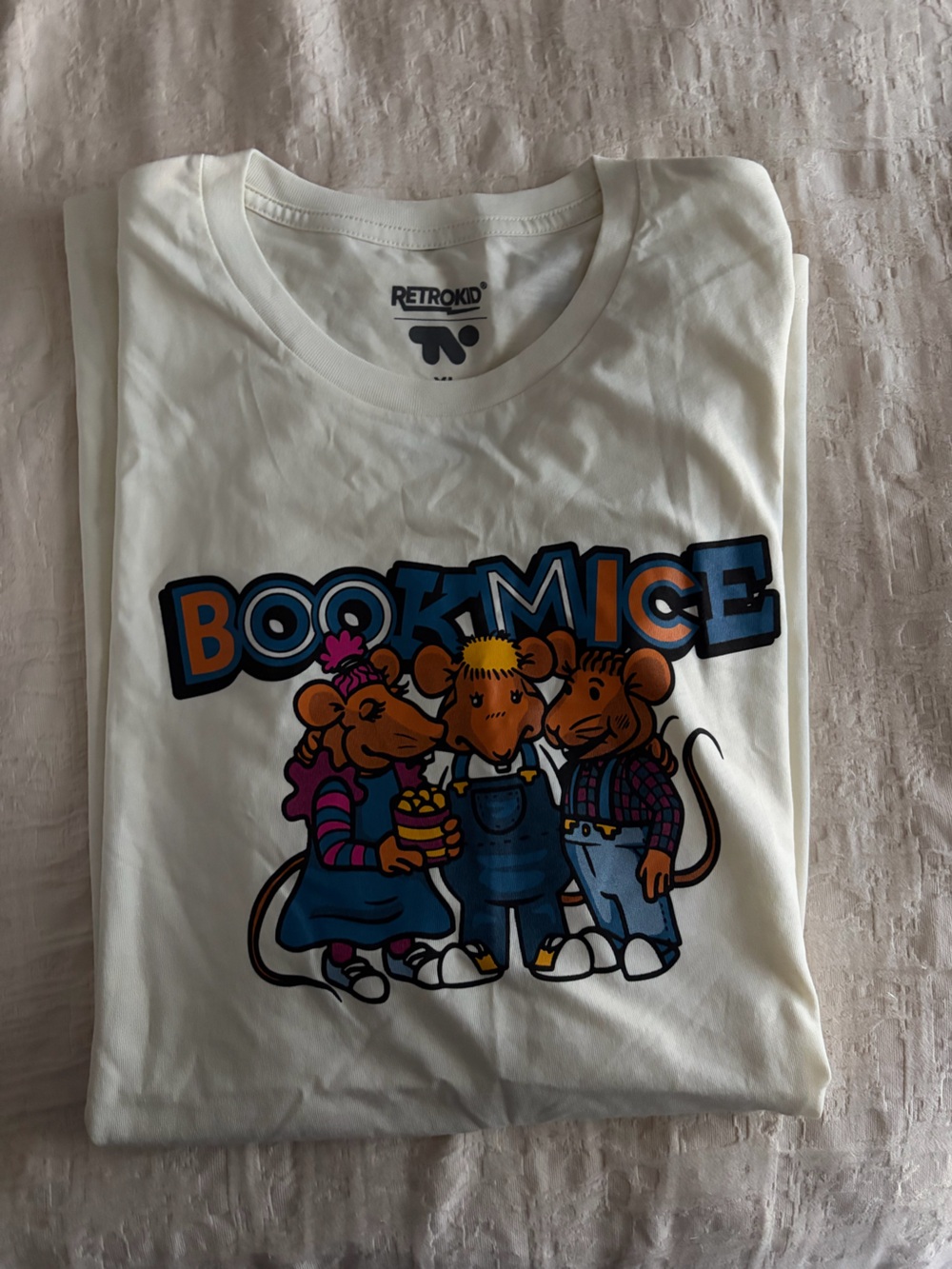 Retrokid new never worn book mice shirt